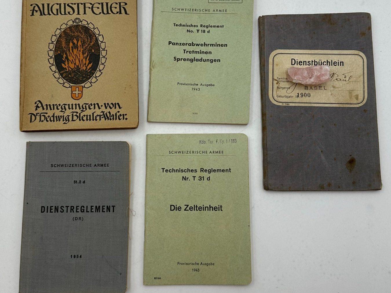 Libri: 5 alte Schweizer Militär-Reglemente & Dienstbüchlein – Usato da Luzern venduto da Lager6640
