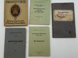 5 alte Schweizer Militär-Reglemente & Dienstbüchlein