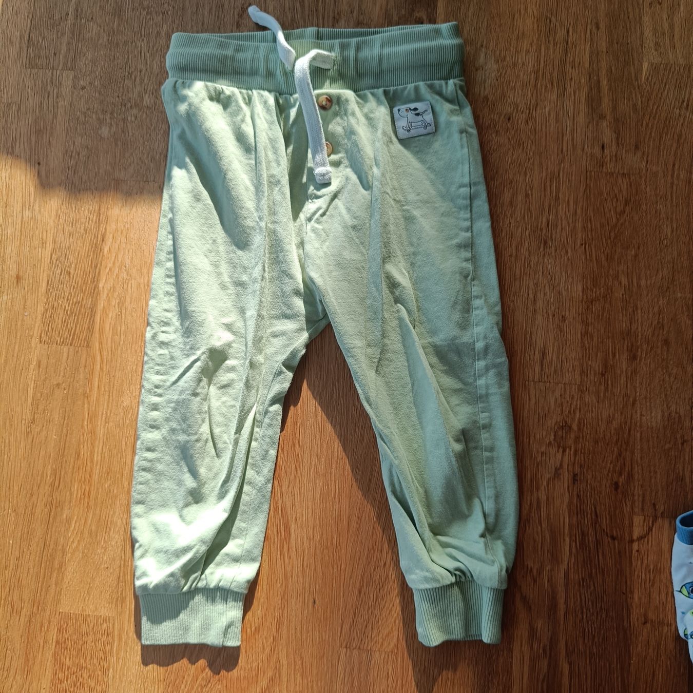 Pantalons: Trainerhose Grösse 92 – D'occasion à Jaberg par urig17.