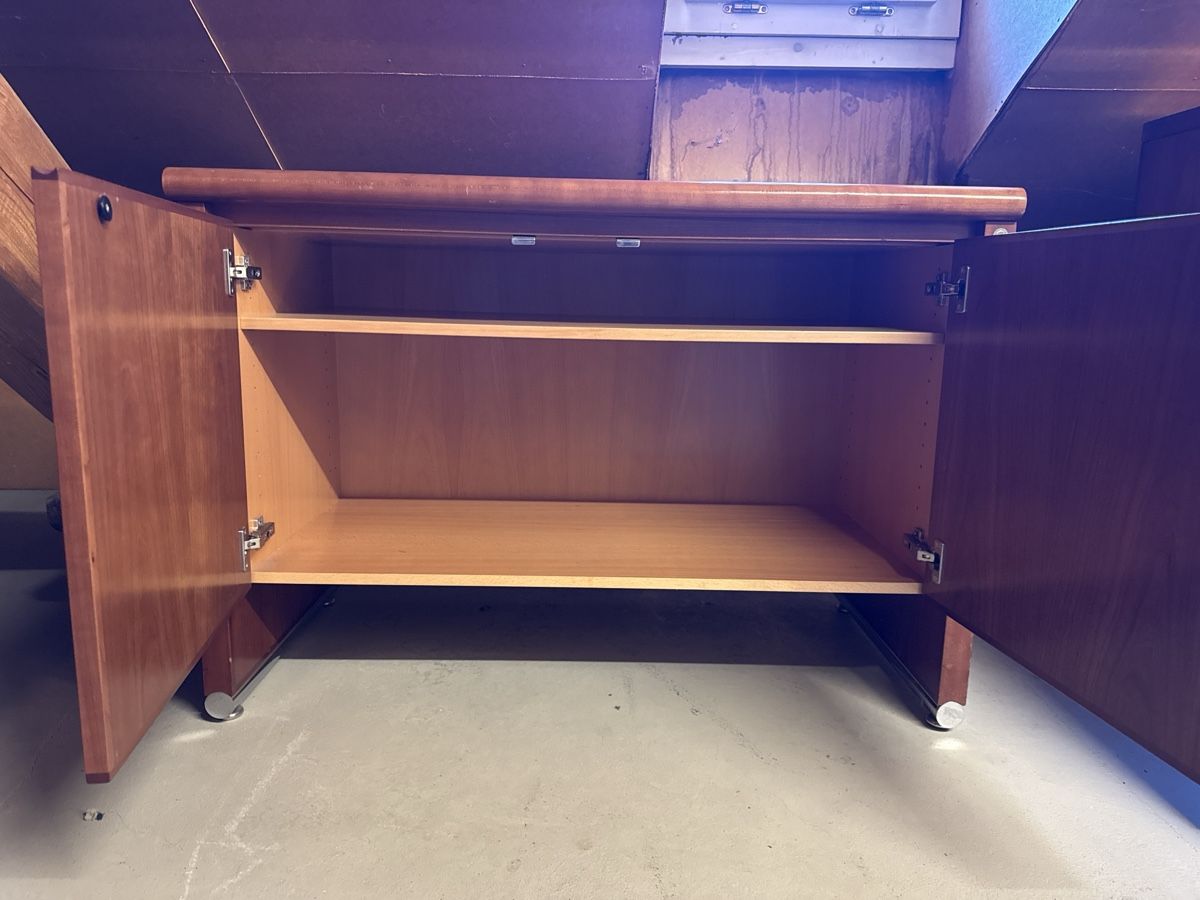 Mobili TV: Elegantes Sideboard aus Massivholz – Usato da Zürich venduto da aha101101 1