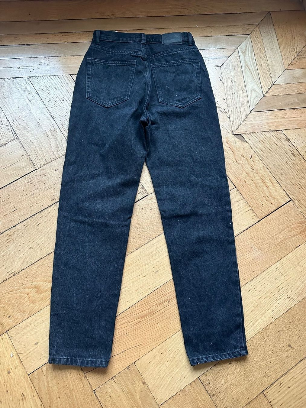 Pull&Bear Jeans: Schwarze Mom Jeans, Gr. 34 von Pull&Bear – Usato da Zuerich venduto da Tozde 1