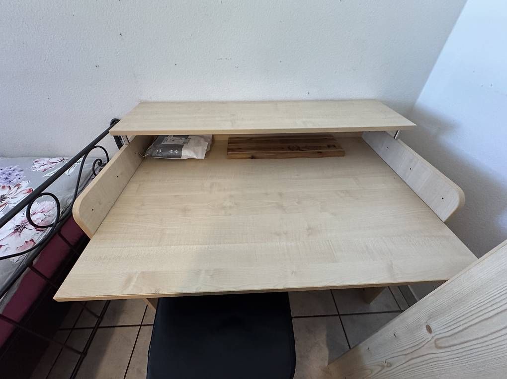Bureaux: Schreibtisch – D'occasion à Bubendorf par sar_9dgq 2