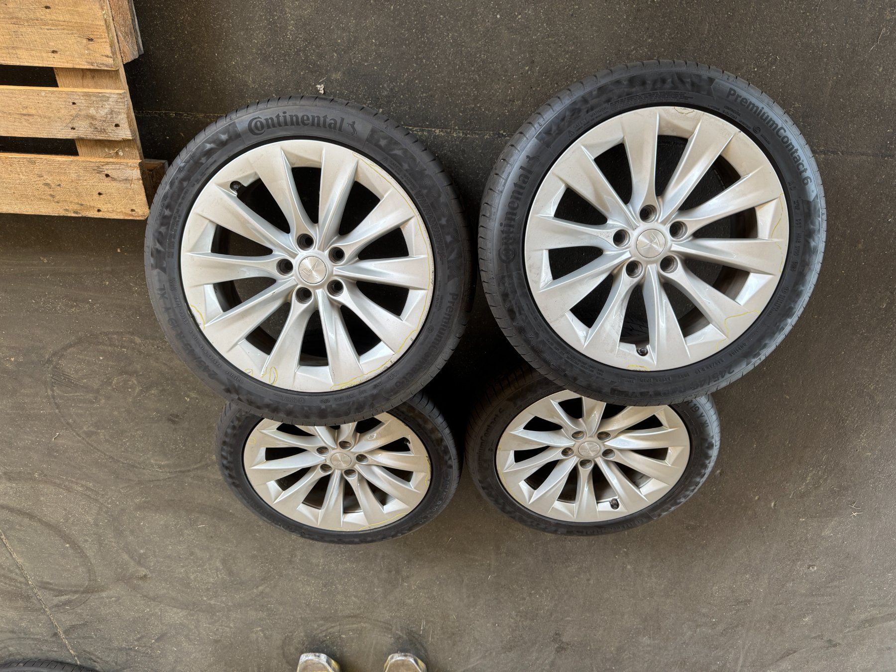 Tesla Felgen: Tesla Model X Räder – Gebraucht aus Basel von rav_csh6