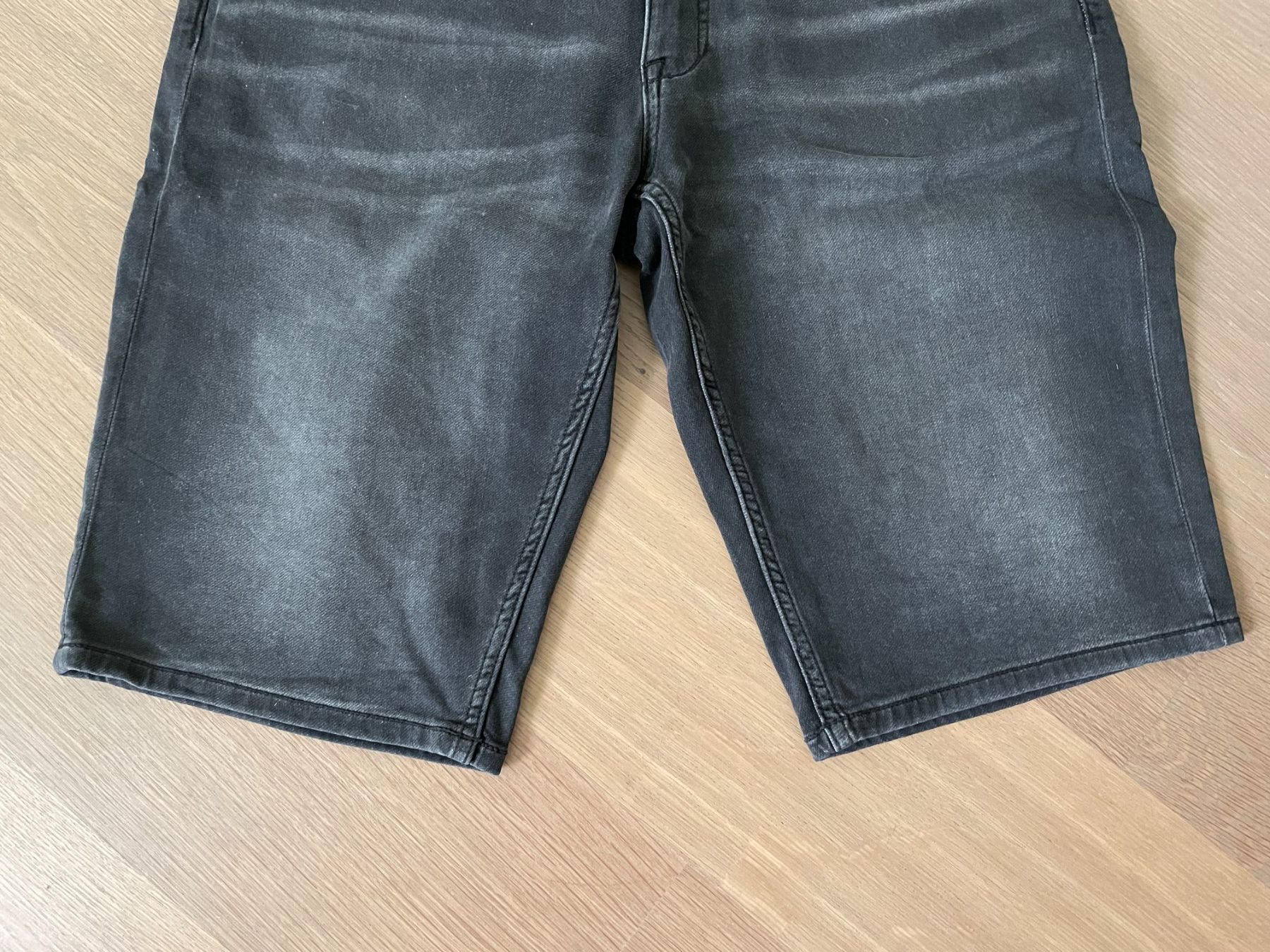 S.Oliver Jeans: s.Oliver Herren Jeans Shorts, Gr. 34 – Gebraucht aus Rüschlikon von user999 2