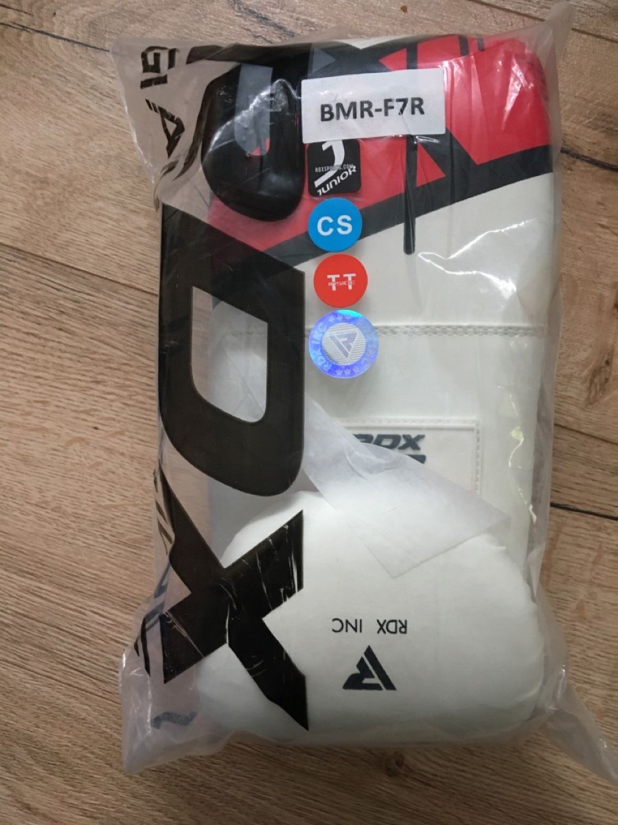 Handschuhe & Handstulpen: Boxhandschuhe – Neu und originalverpackt aus Selzach von SB09