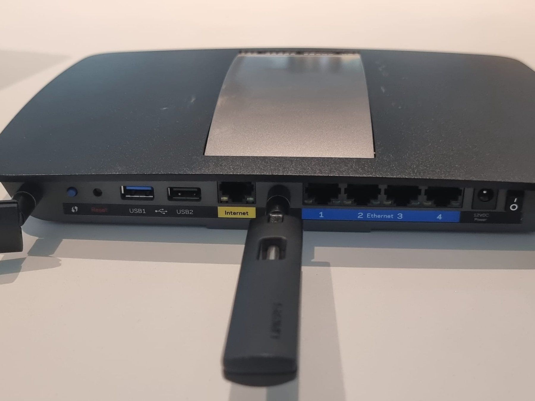 Linksys Modems & Router: Linksys EA6900 Smart Wi-Fi Router with DD-WRT – Gebraucht aus Immensee von afzal 1