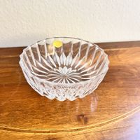 Wunderschöne Vintage Schale aus gepresstem Bleikristall 50er