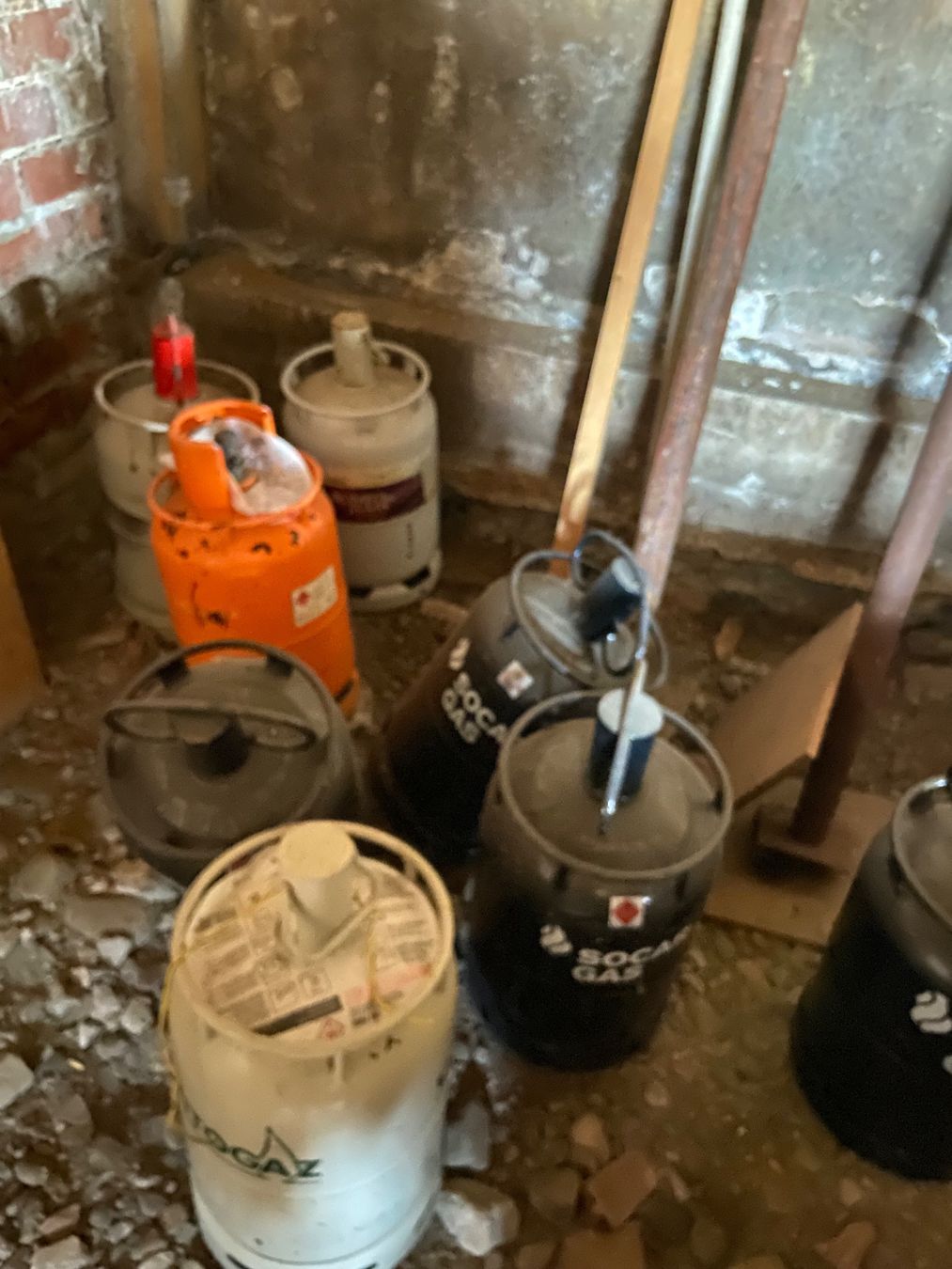 Apparecchiature e tecnologia a gas: bouteille de gaz 10 pieces – Usato da Châtelaine venduto da argentina 3
