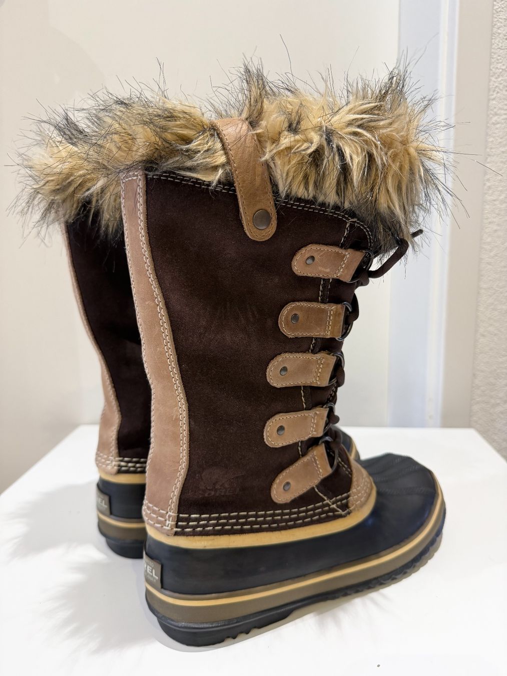 Sorel Damenschuhe: SOREL Winterstiefel Boots mit Fellfutter – EU 38.5 – Gebraucht aus Dietikon von Angy94 2