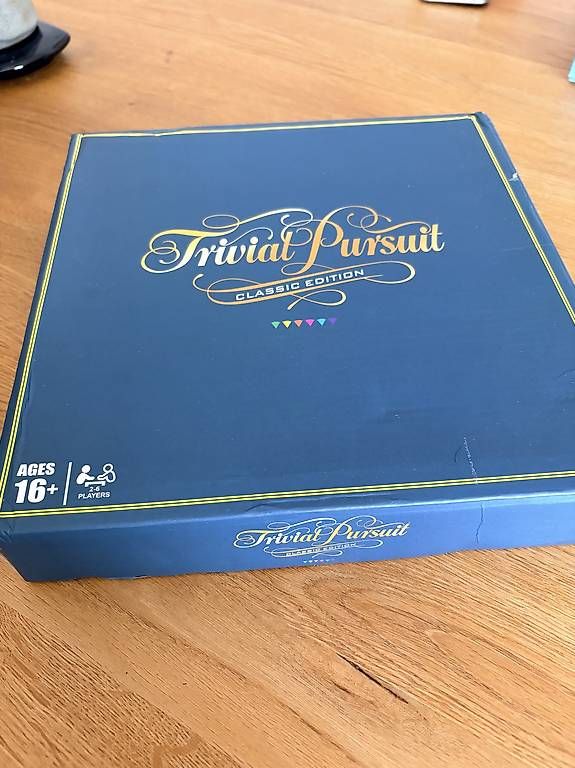 Spiele: Vend trivial pursuit en anglais  – Gebraucht aus Vevey von Golgot27