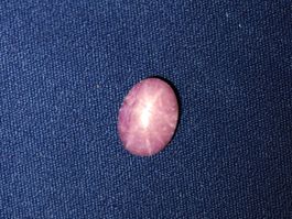 AKTION  Sternrubin / Rubis Étoilé Naturel 7.05 ct -Expertisé