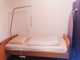 Elektrisches Pflegebett