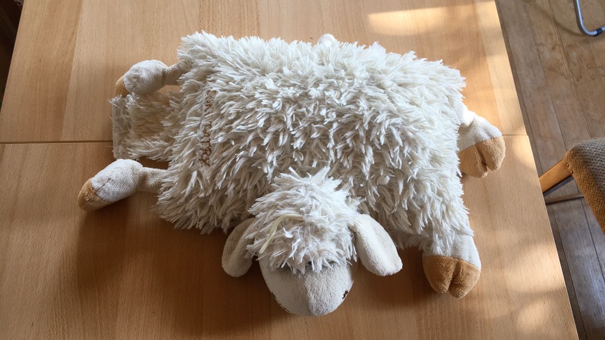 Jouets: Stofftier Schaf creme gebraucht – D'occasion à Laufen par Twingi33