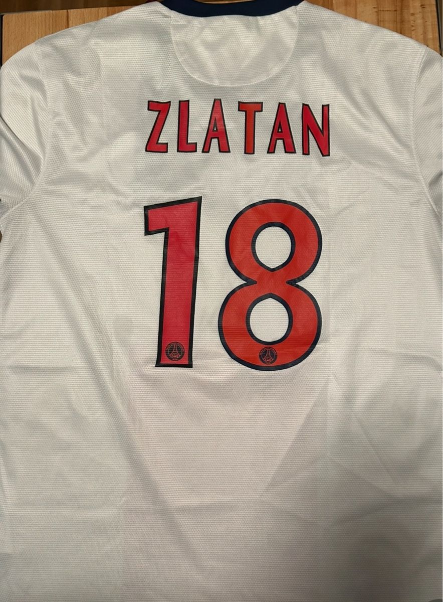 Nike Canottiere & Pantaloni: PSG Zlatan Trikot Grösse M – Usato da Schliern b. Köniz venduto da Trebesch