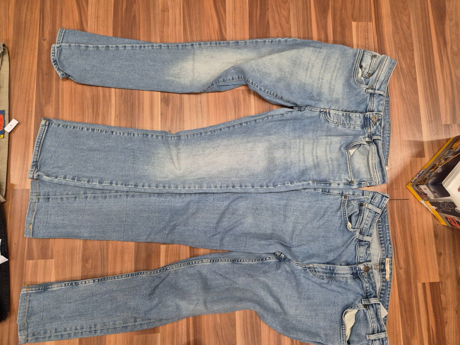 Jeans: 2 Jeans oder2 Hosen gr 38/40 B22 – Usato da Schwarzenburg venduto da Flamingo07 2