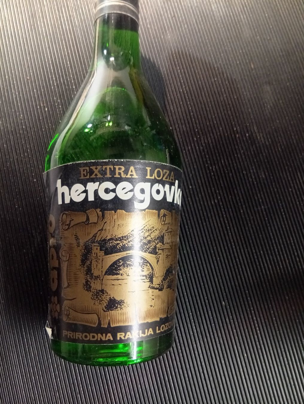 Bevande alcoliche: Schnaps – Usato da Oftringen venduto da ZOI84