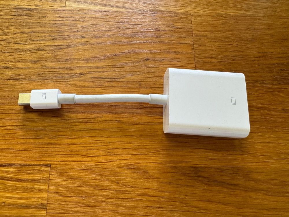 Apple Lecteurs & Adaptateurs: Apple Mini DisplayPort zu VGA Adapter A1307 – D'occasion à Zumikon par Zhromo
