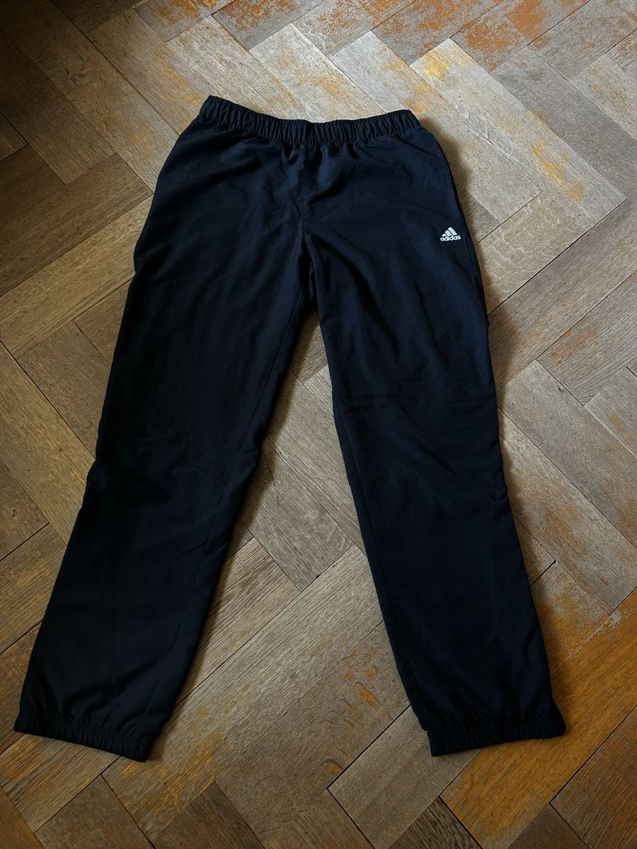 Adidas Pantaloni: Adidas Trackpants Schwarz S – Nuovo (secondo la descrizione) da Winterthur venduto da benjamin.hbgr