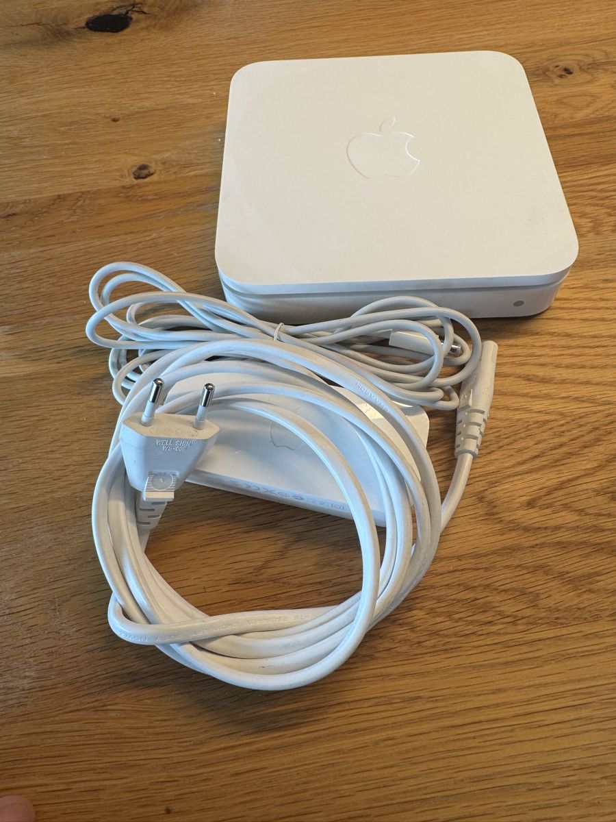 Apple Modem & Router: Apple AirPort Extreme A1408 – Usato da Bütschwil venduto da PPM-Sascha