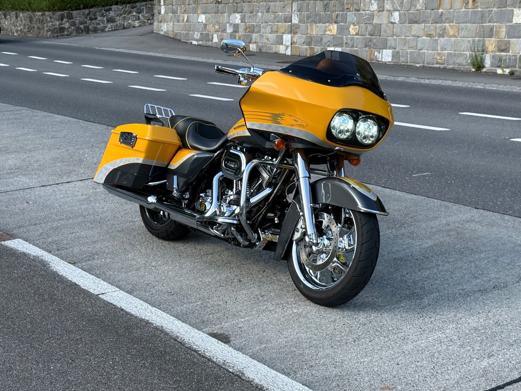 Harley-Davidson Touring: HARLEY-DAVIDSON FLTRSE3 Road Glide ABS CVO – Gebraucht aus Sigriswil von Marlon013