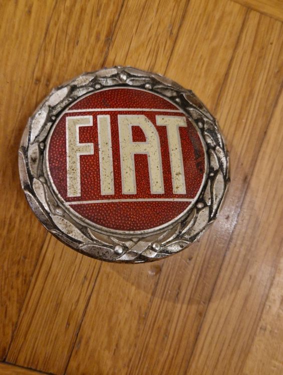 FIAT Emblem Oldtimer Auto (Gebraucht) in Volken für CHF 6 – mit ...