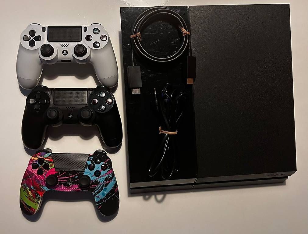 Console: PS4 + Jeux – Usato da Nyon venduto da Bellerophon