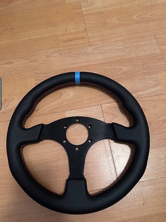 Fanatec Controller: Fanatec Rim 330mm Lenkrad Wheel – Usato da Pratteln venduto da Dpico 1