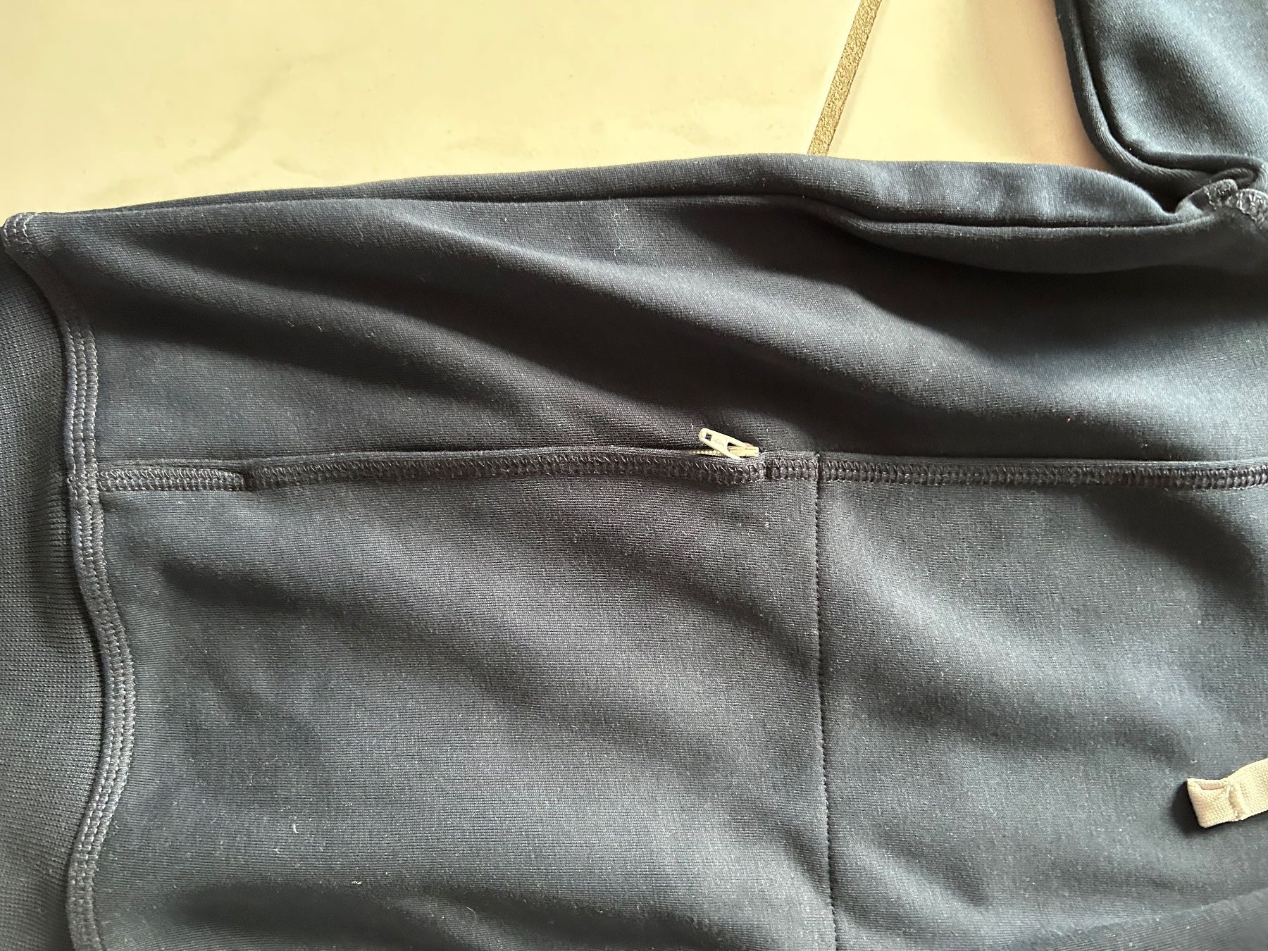 Maglioni & Felpe: Hoody dunkelblau, Grösse M, NEU – Usato da Gutenswil venduto da walker60 3