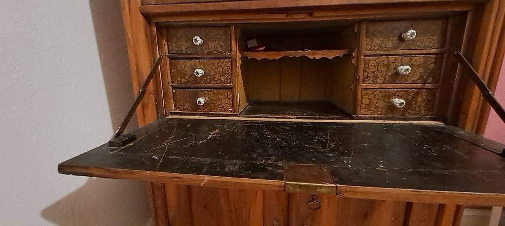 Scrivanie: Biedermeier Sekretär – Usato da Luzern venduto da rut_nc9d 1