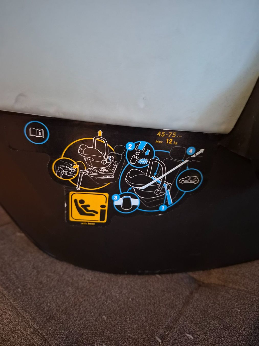 Maxi-Cosi Seggiolini per auto: Maxi-Cosi Babyschale i-Size blau – Usato da Hombrechtikon venduto da Hombi12 3