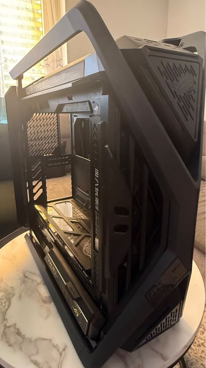 Asus Boîtiers: ASUS ROG Hyperion GR701 – D'occasion à Moosseedorf par Slowwdown 1