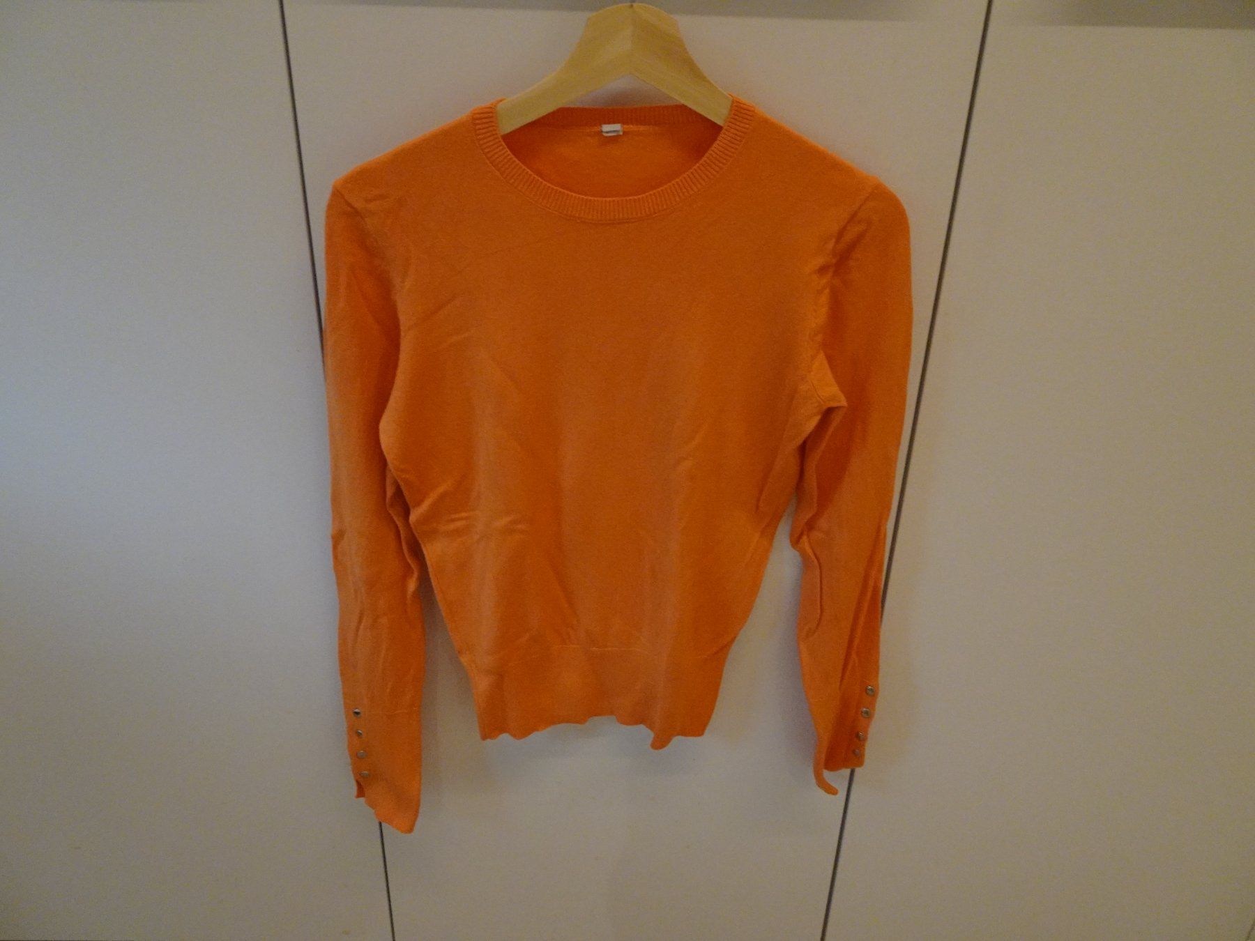 Maglioni & Felpe: Feinstrick Pulli orange von Takko Gr. XS - 260227 – Usato da Küssnacht am Rigi venduto da Good4Deckeli