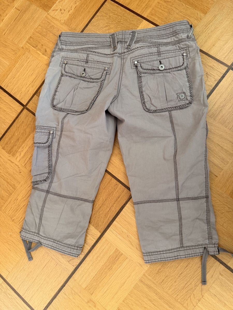 Pantaloni: y2k Vintage capri hose – Usato da Unterentfelden venduto da ame_tf2n 4