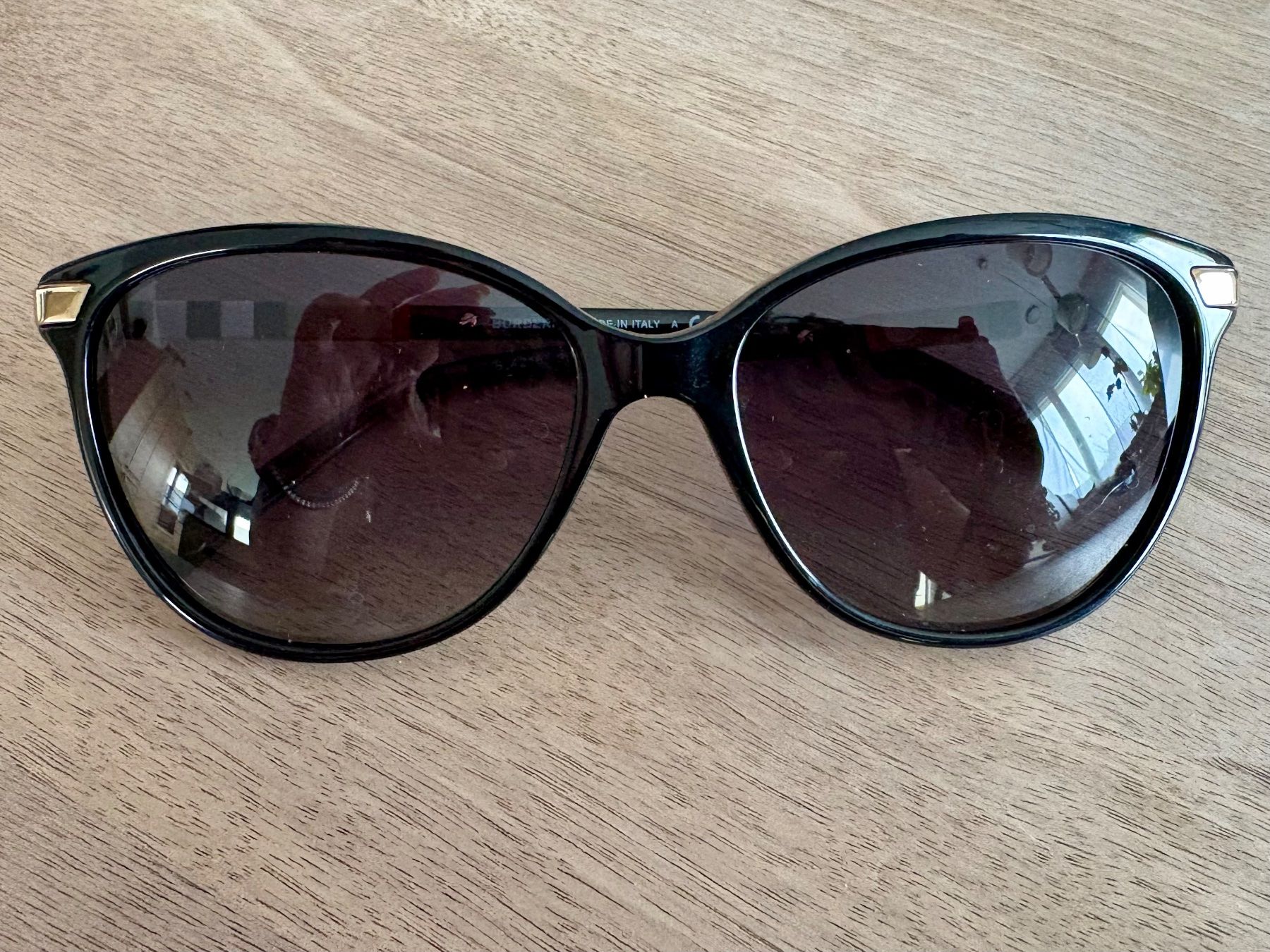 Burberry Occhiali & Lenti: Schöne Sonnenbrille – Nuovo (secondo la descrizione) da Seuzach venduto da Rose56
