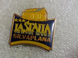 Ansteckpin 243: La Staia