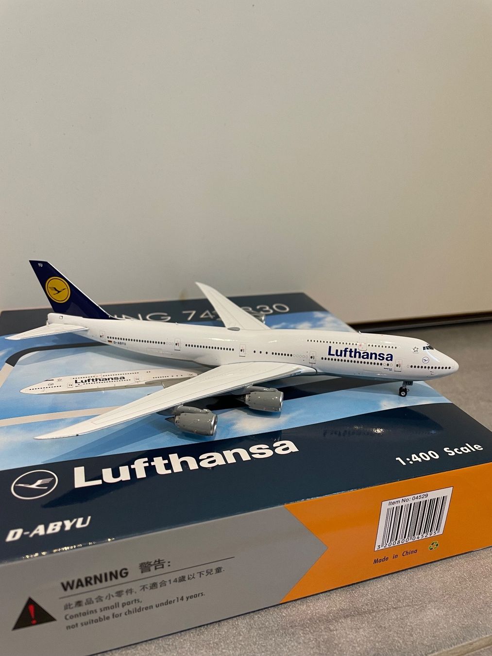 Lufthansa Kit di modellismo & Modellini statici: 747-800 Lufthansa 1:400 – Usato da Epalinges venduto da Joki09 1