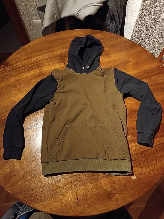 Pullover & Sweatshirts: Pull Kaki taille S – Gebraucht aus yvonand von JeremyC25 1