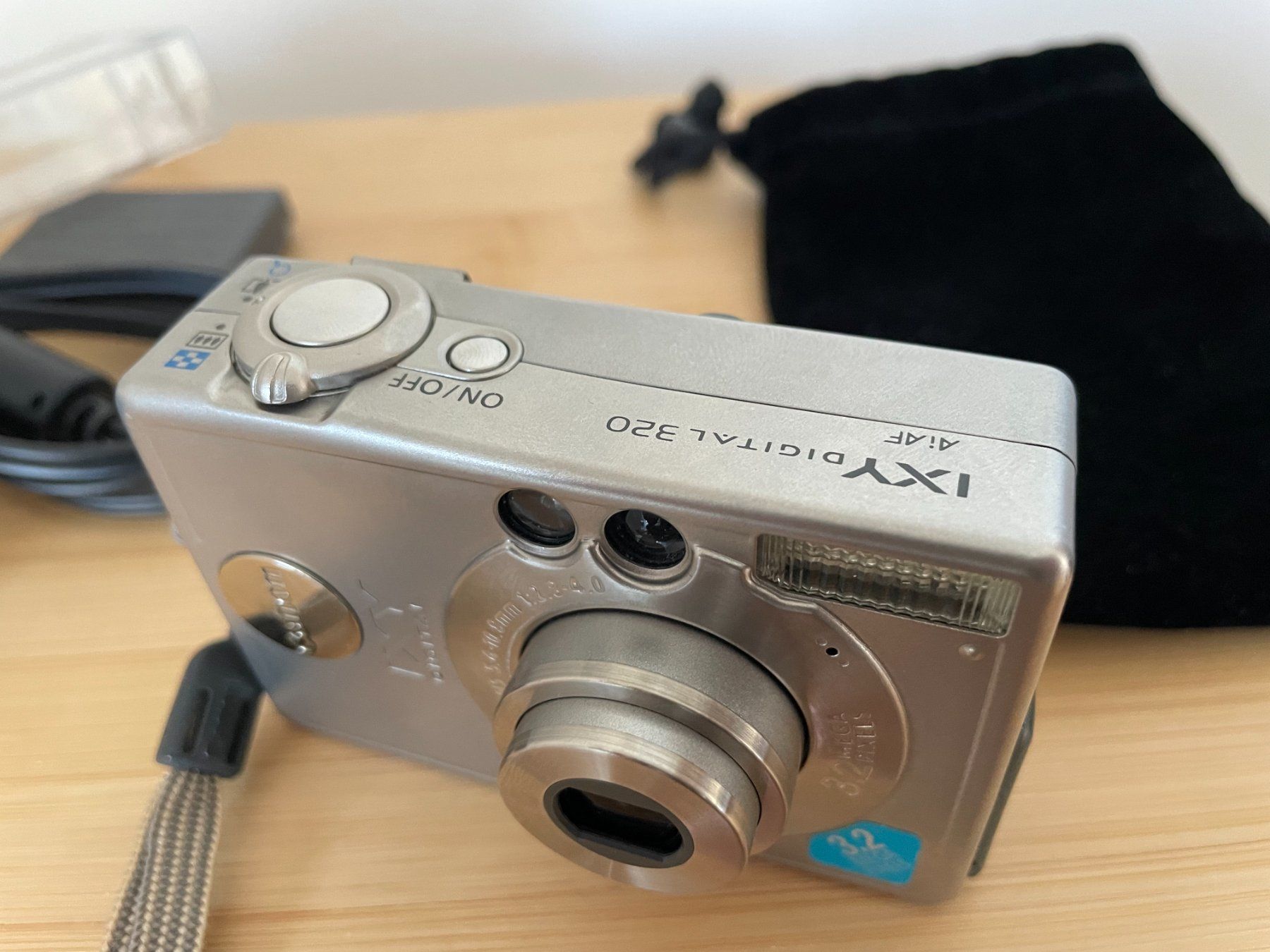 Canon Fotocamera: Canon Ixy Digital 320 – Difettoso da Petit Lancy venduto da gil_hr6v 4