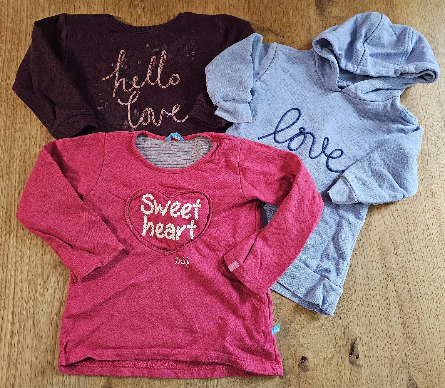 Pullover & Sweatshirts: Set 3 Mädchen Pullover Grösse 104 – Gebraucht aus Basel von Sinibini86 1