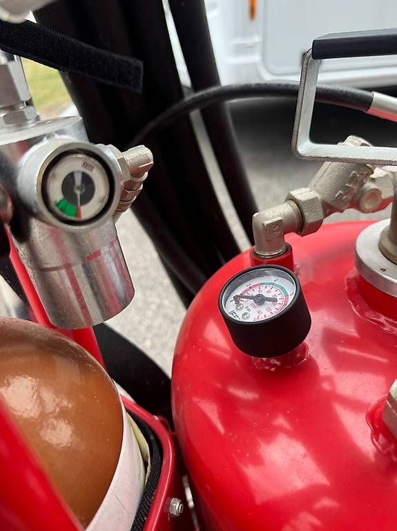 Estintori: IFEX Feuerlöscher – Usato da Wengi b. Frutigen venduto da Tomaeg0 5