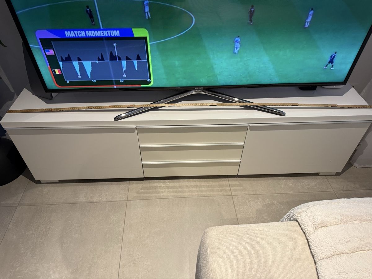 Mobili TV: Sideboard in gutem Zustand, weiss hochglanz – Usato da Lustmühle venduto da mcross 1