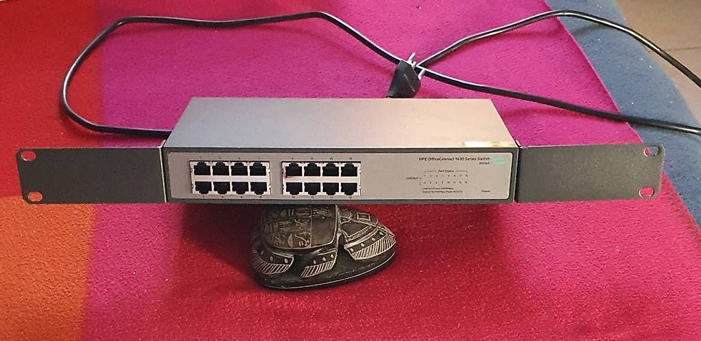 Hewlett Packard Hub & Switch: Hp office connect 1420 16g – Usato da Servion venduto da meno999