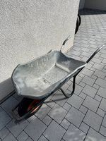 Gebrauchte Schubkarre für Gartenarbeit sofort einsatzbereit