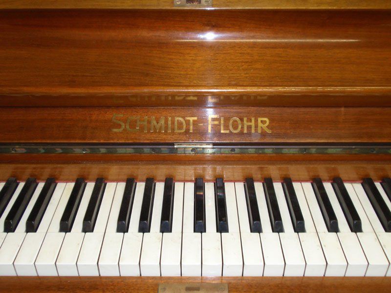 Schmidt-Flohr Strumenti musicali: Superbe piano droit – Usato da La Chaux-de-Fonds venduto da Cooltchaps 2