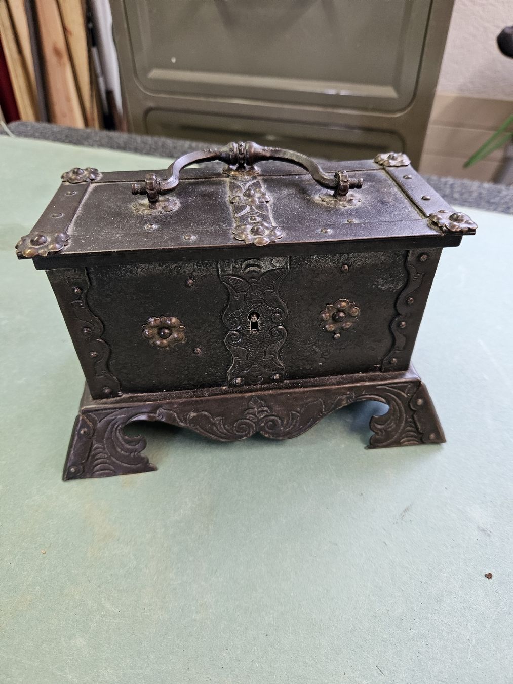 Cadenas: schloss trühli – D'occasion à Schwellbrunn par Omega-alpha