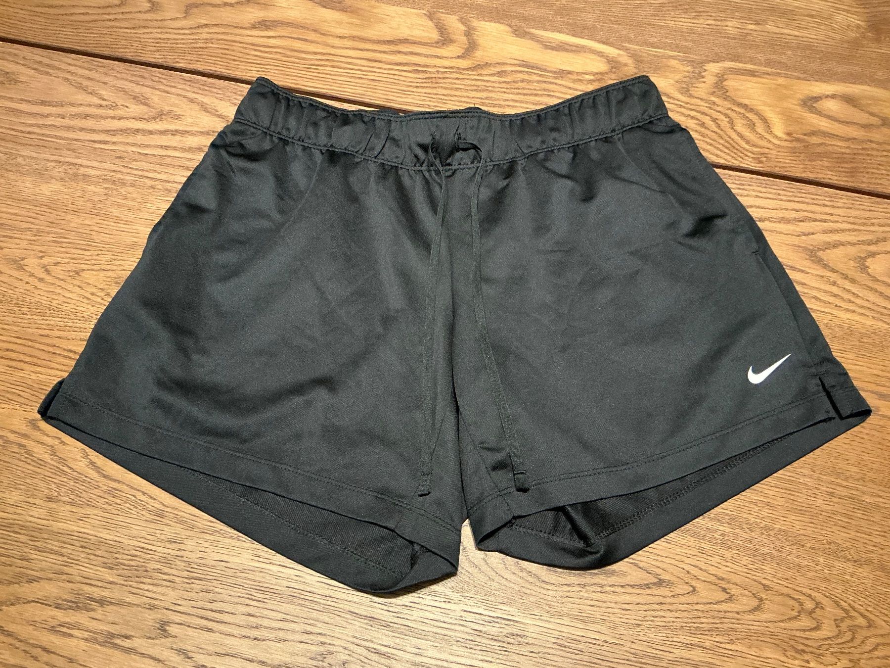 Nike Pantaloni: Nike Shorts Grösse S – Usato da Würenlos venduto da Chicca2004 1