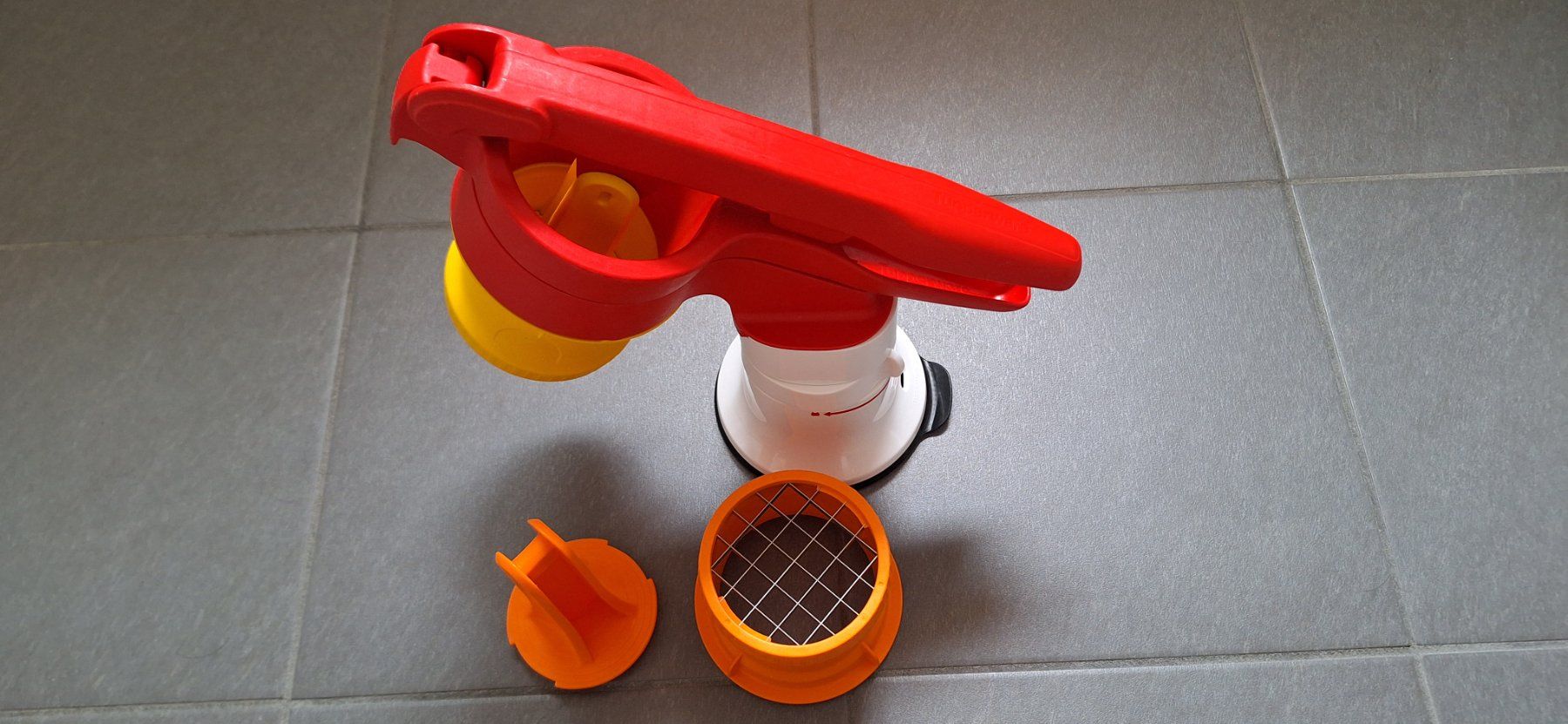 Tupperware Contenitori & Simili: Tupperware, MultiChef, Chef Press Dicer (lame 10 et 15mm) – Nuovo (secondo la descrizione) da Lussery-Villars venduto da pousinete02 2