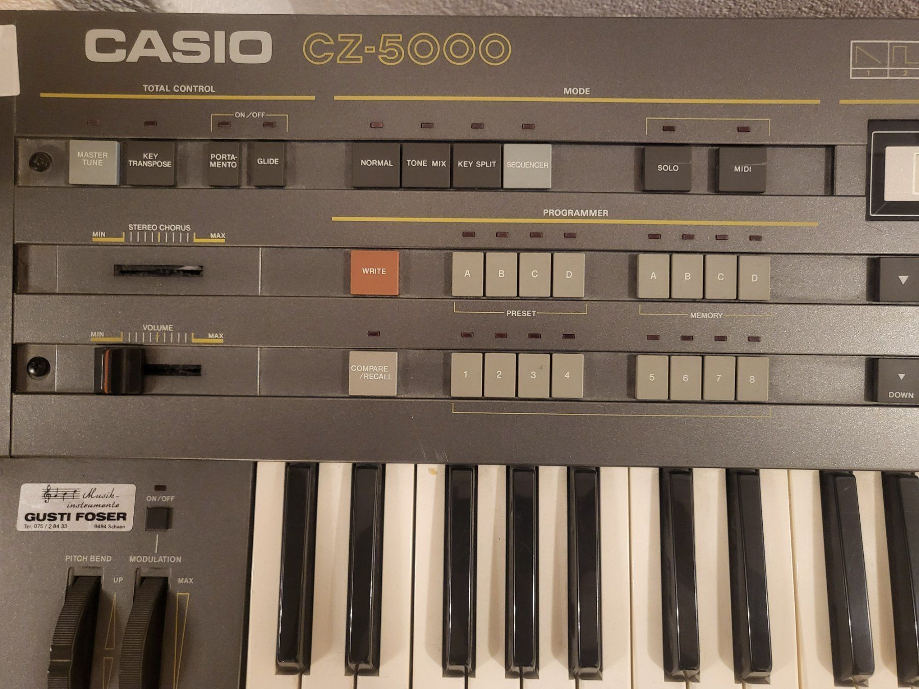 Casio Musikinstrumente: Casio CZ-5000 Cosmo Synthesizer & Casio Pedal – Gebraucht aus Gossau von K.A.S 2