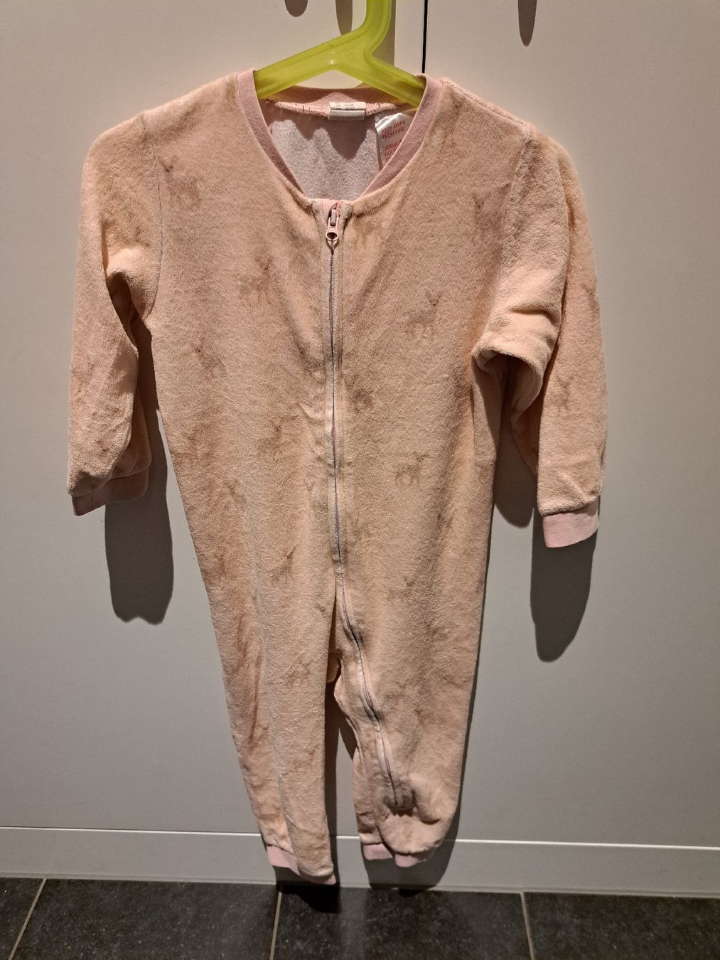 H&M Pigiama & Simili: Nicki Pyjama mit Rehen, Gr. 92 H&M – Usato da Bergdietikon venduto da Staphylococcus