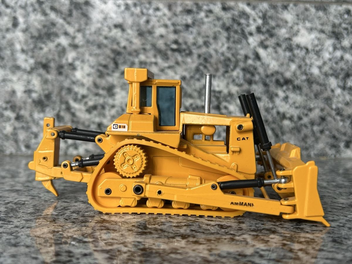 Joal Kit di modellismo & Modellini statici: Caterpillar D 10 Dozer, Joal – Usato da Horw venduto da Tigercat635 2